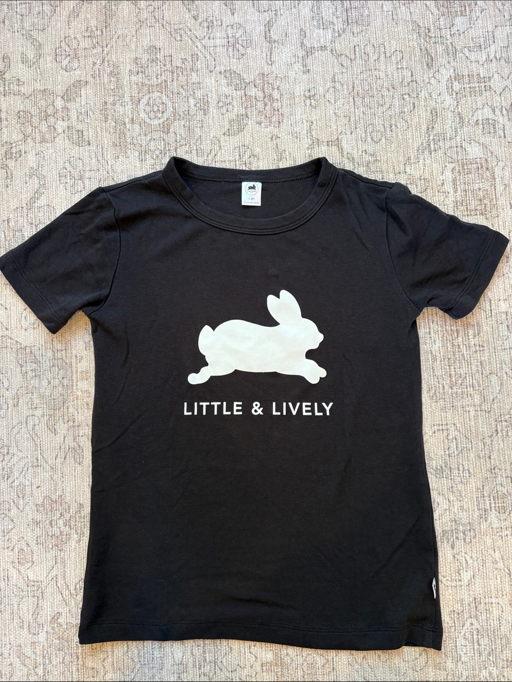 Little & Lively Bamboo T-shirt - Rabbit Graphic Size 7/8 Unisex